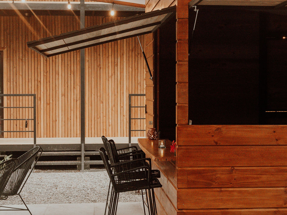 Check in & out at Kanoa Lodge, Pavones