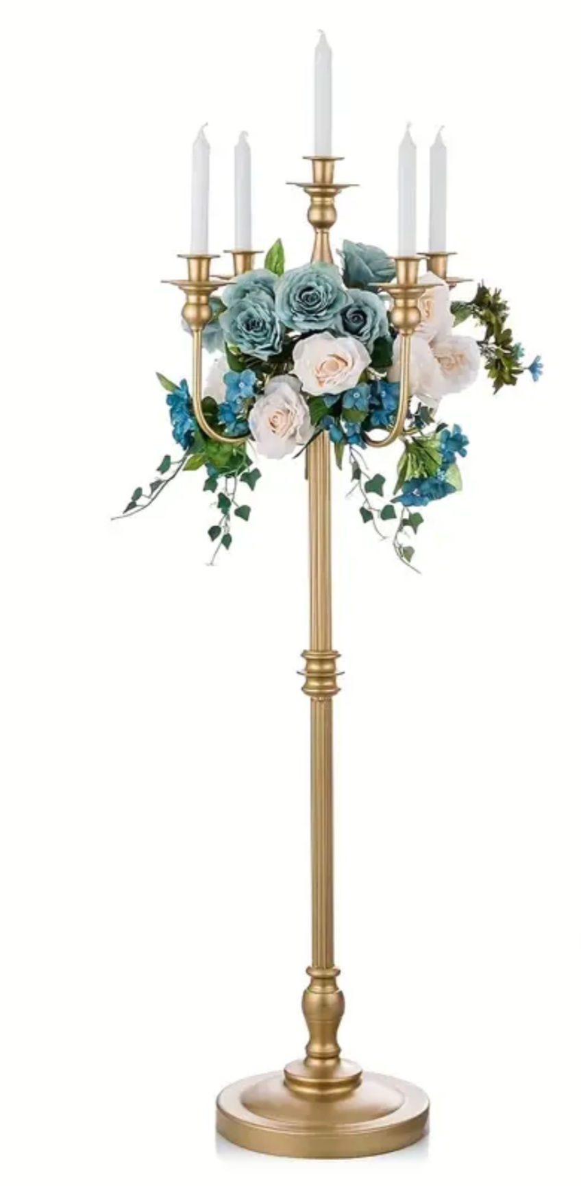 Très grand chandelier de métal doré