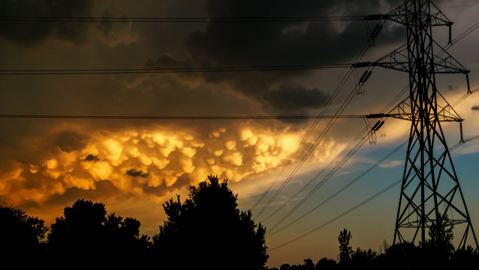 A mammatus sunset from my parent's backyard - Wichita, Kansas
