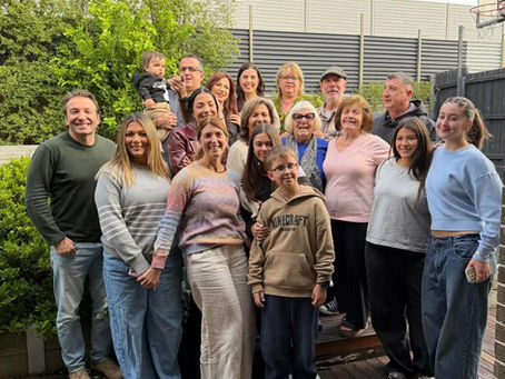 Οι Ψαχνιώτες  απο την Μελβούρνη  μας εύχονται  Καλό Πάσχα!!!!