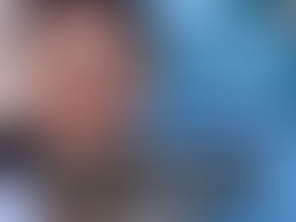 Ich hab immer gedacht Yogalehrerin ist kein richtiger Beruf, weil man darf oder kann damit einfach nicht genug Geld verdienen.