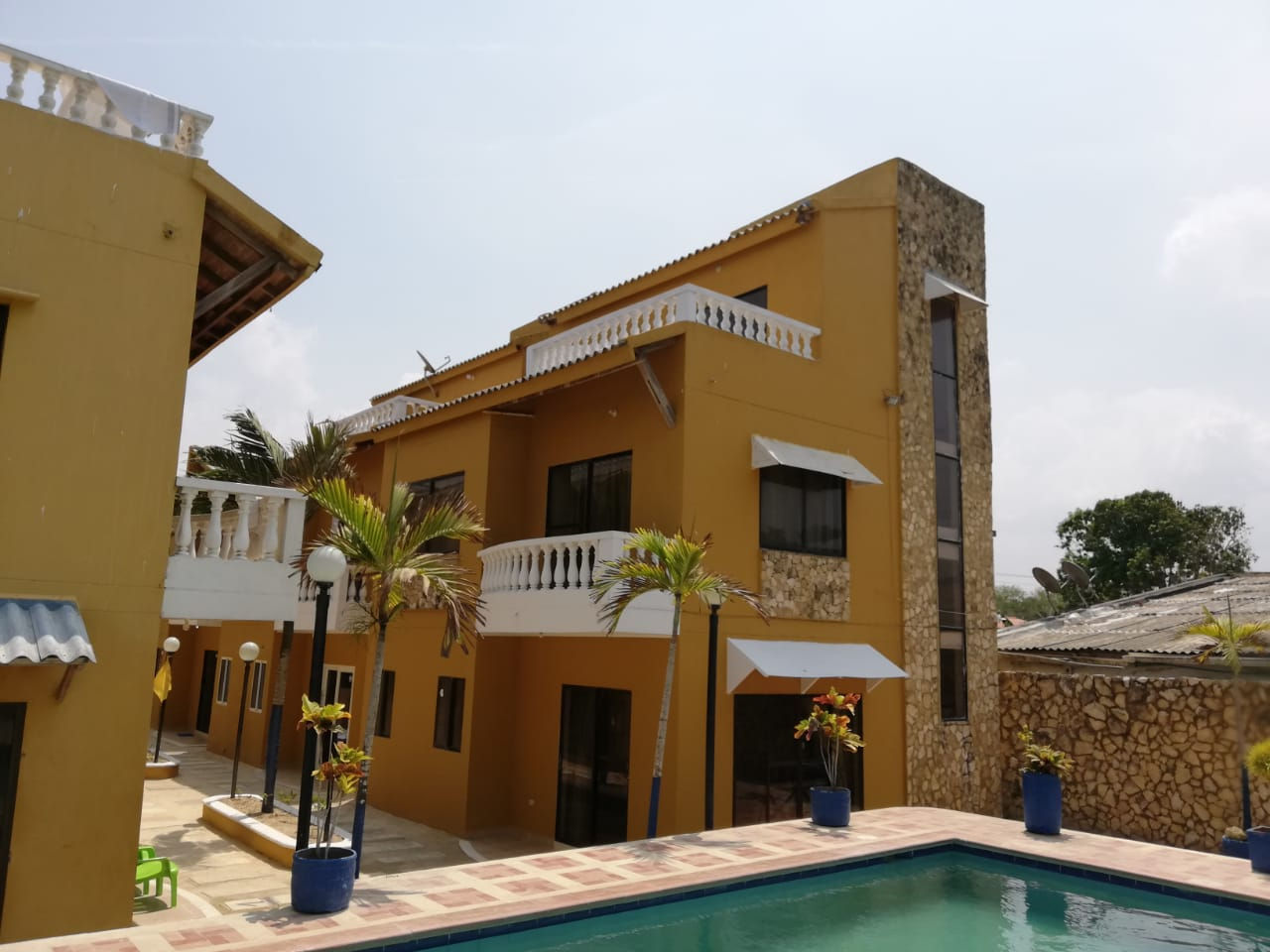 Cabañas en Coveñas de 2 y 3 pisos a orilla de playa 