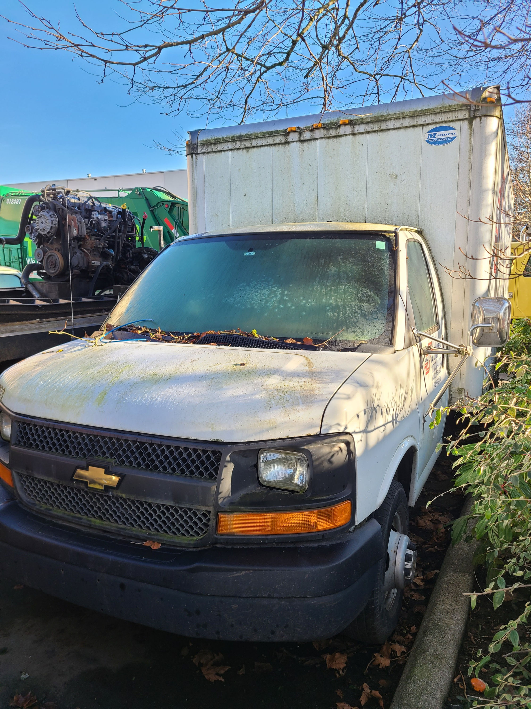 2005 GMC Savana 3500 Cube Van