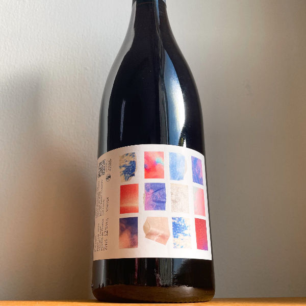 セレス ラファエル・ギュイヨ 【赤】品種:ピノ・ノワール 100% マコンのビオ葡萄使用 生産量: 3,513本。SO2:24mg/l 注目の34才の女性醸造家