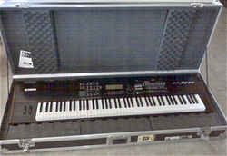Yamaha 90Es w/Roadrunner Case