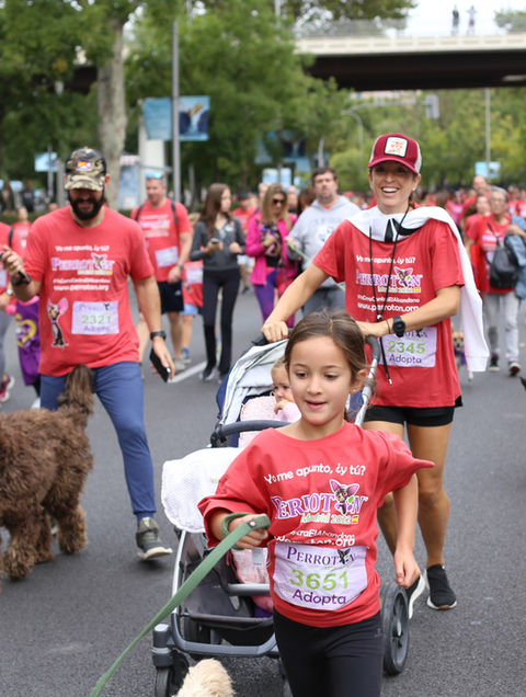 FAMILIA  PERROTONA.JPG