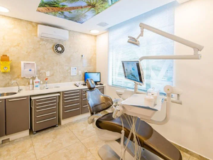 Imagem de moderno consultório para dentista