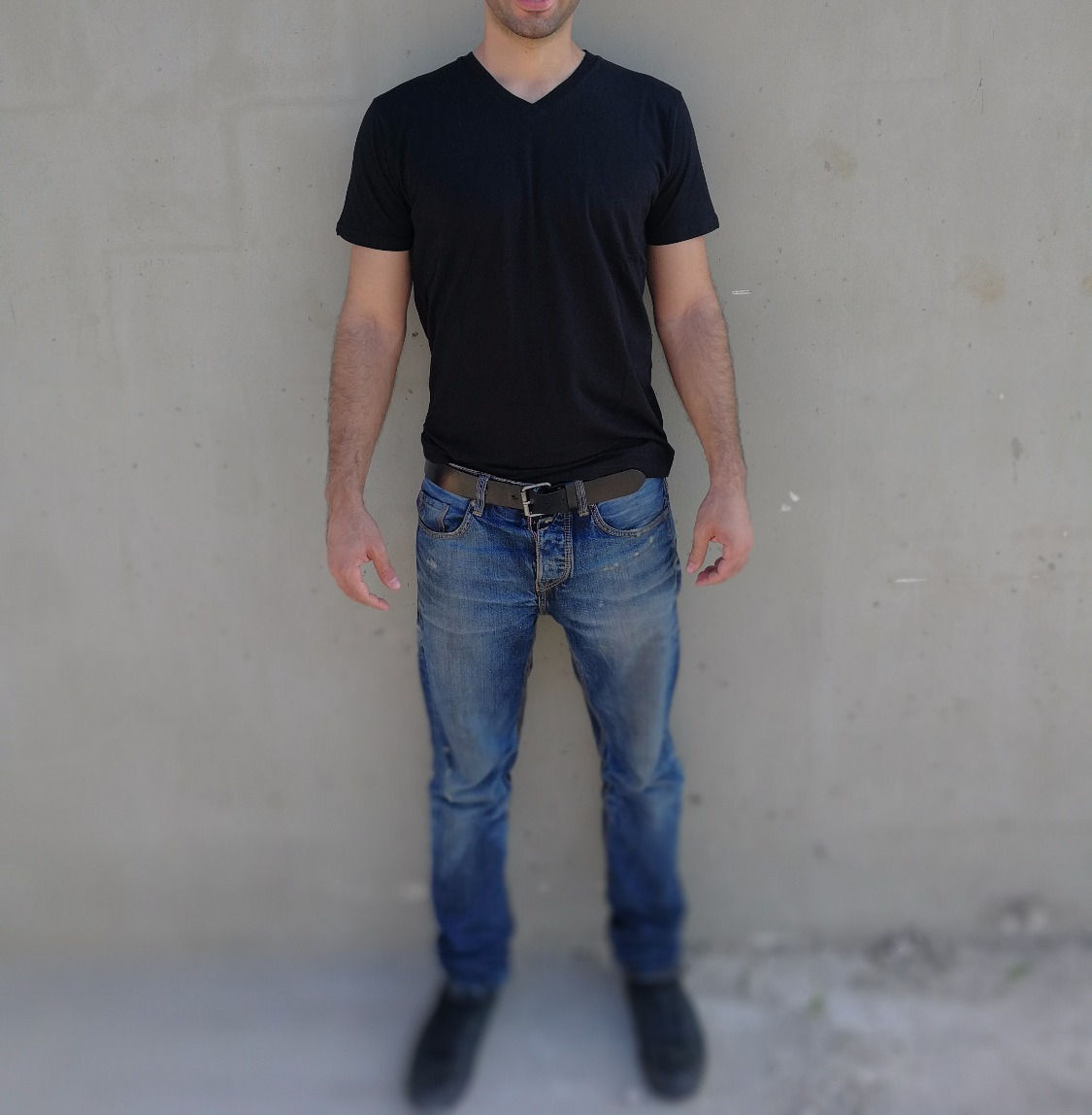 טריקו 100% כותנה צווארון וי