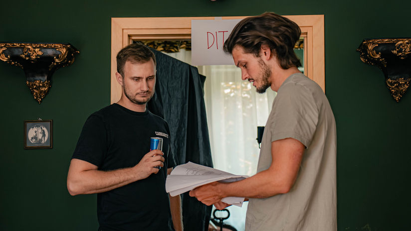 Film krótkometrażowy Czas dla siebie, na zdjęciu od lewej widoczni są:
Jacek Półtorak	(Reżyser)
Dominik Bożyk	(Asystent reżysera, reżyser obsady)

Autor zdjęcia: Patryk Marciniszyn