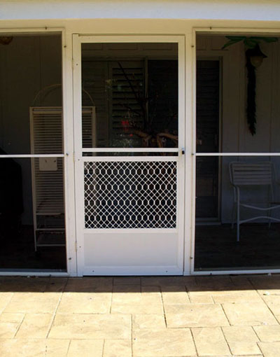 Kalaheo Custom Patio Enclosure and Custom Porch Enclosures Experts by Kauai Island Screen Specialists - Complete Mobile Screen Shop on Wheels. Window Screen Replacement Company. We also offer pet screens, see-um screens, solar screens, and regular screens near Kilauea, Princeville, Poipu, Poipu Aina Estates, kukuiula, Hanalei, Koloa, Omao, Lawai, Lawai Beach Resort, Hanalei Beach Home, Lihue, Waimea. 808-720-2688