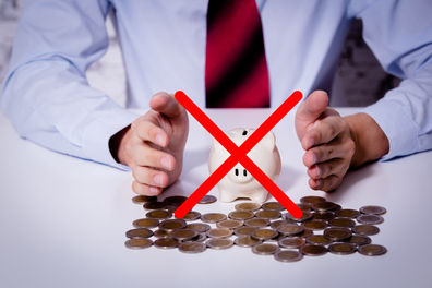 CCR discută sesizările pe legea prin care au fost eliminate pensiile speciale ale parlamentarilor