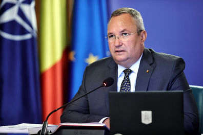 Ciucă, întrebat dacă anul se va încheia cu toţi miniştrii în funcţie: Nu am un glob de cristal/ De r