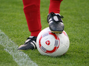 SOKKER: Arsenal skitter terwyl United in Europa struikel