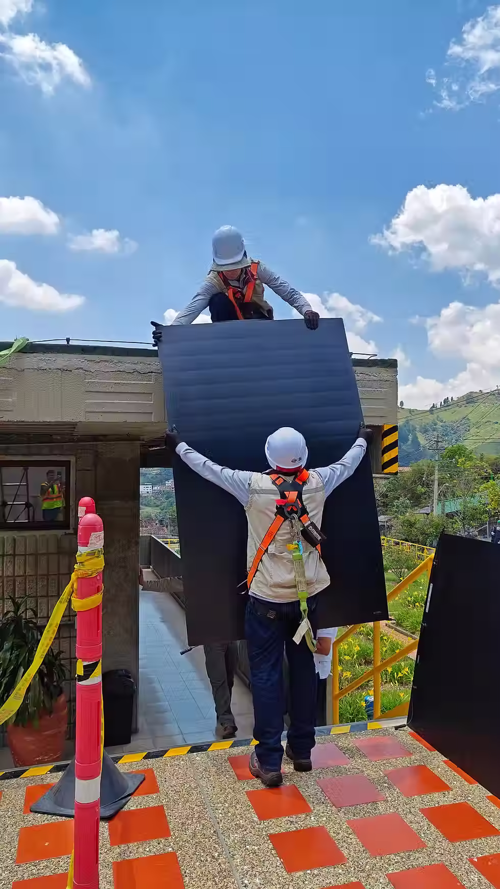 EPM installers lifting_Welflare NeuroFlex without help.avif