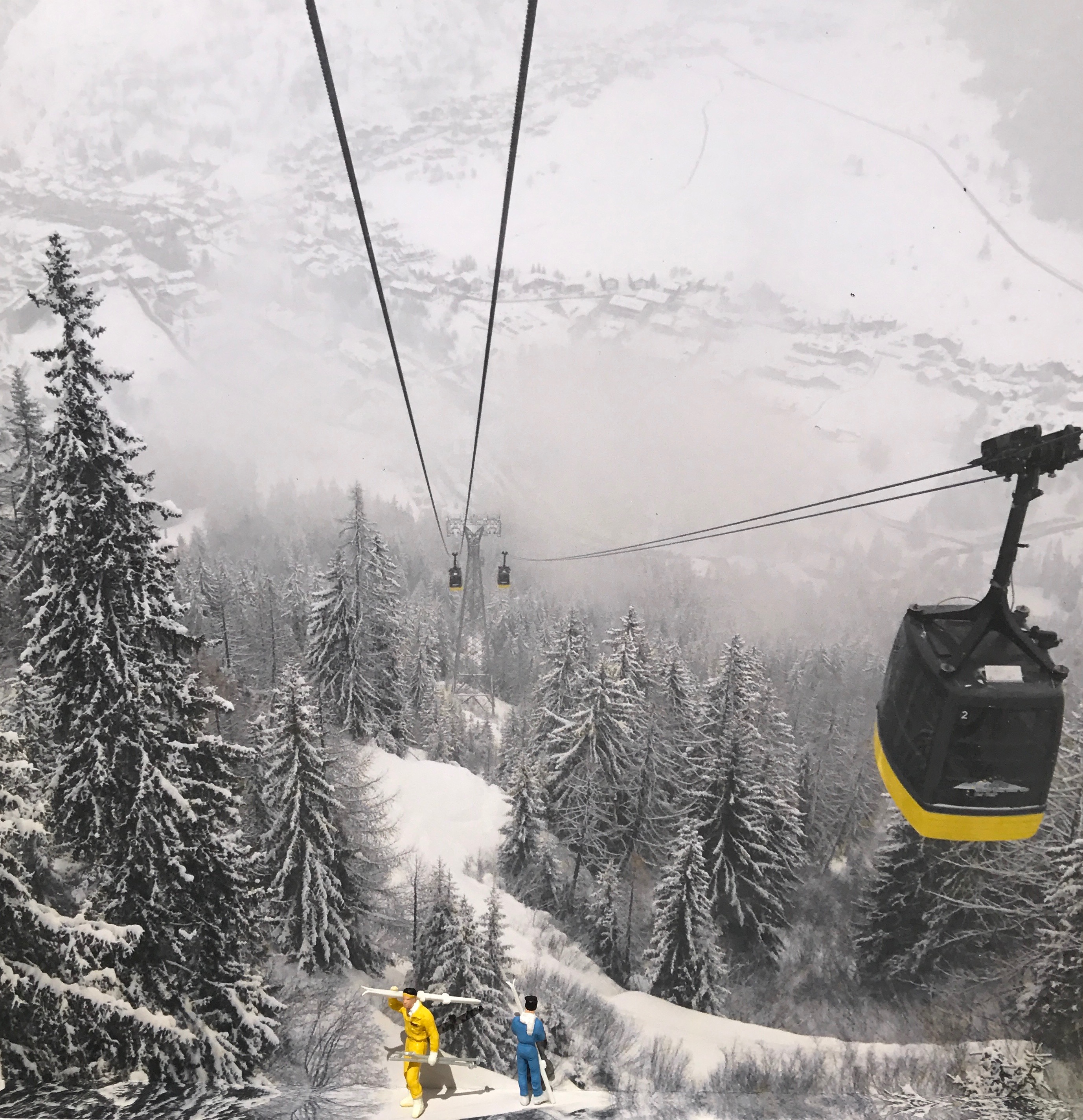 YELLOW CABLE CAR