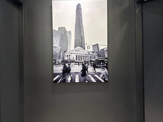 Art and painting hanging service – professionally installed in Upper East Side