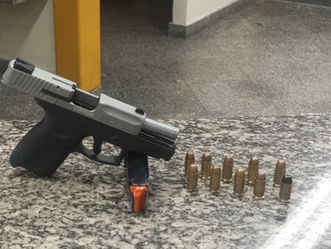 PM prende homem por posse ilegal de arma de fogo, em Itatiaia