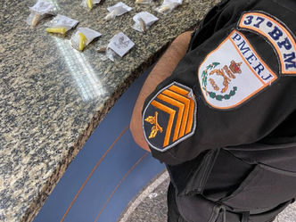 PM apreende cocaína, no Jambeiro 2, em Penedo. Suspeitos conseguiram fugir.