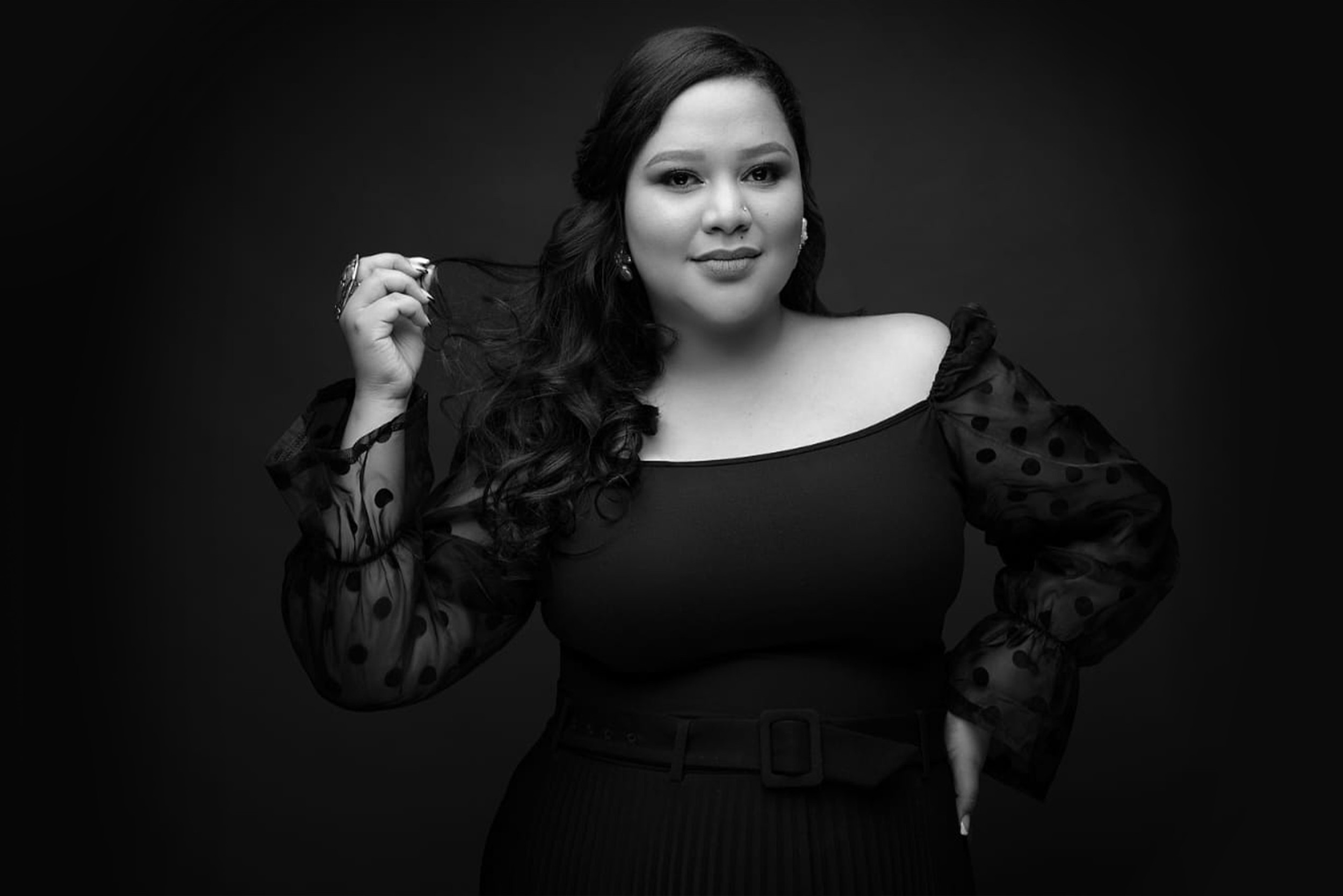 Kimberly Romero cantautora hondureña de talla internacional por su