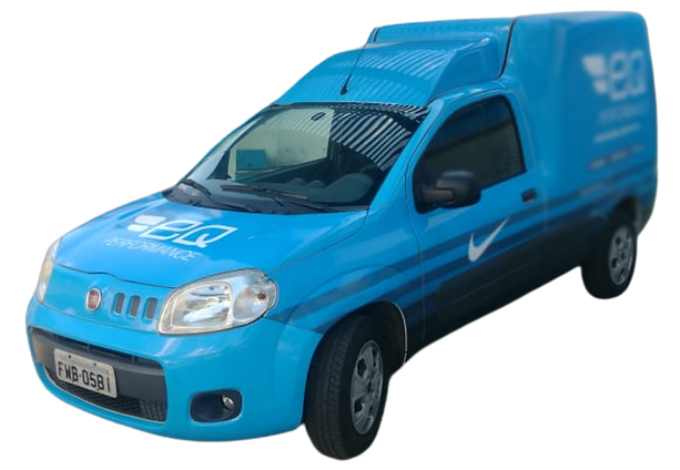 carro no meio.png