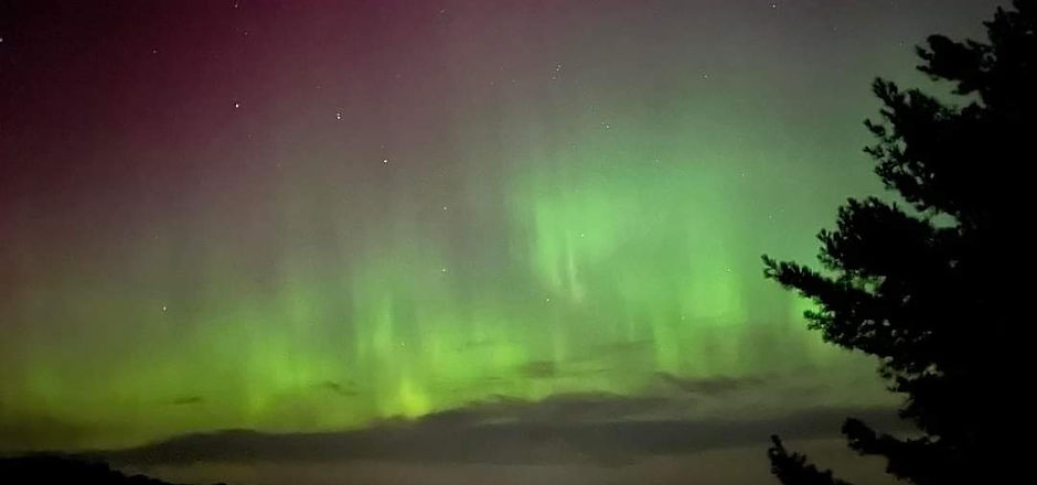 Beautiful northern lights as Santa sees them.
