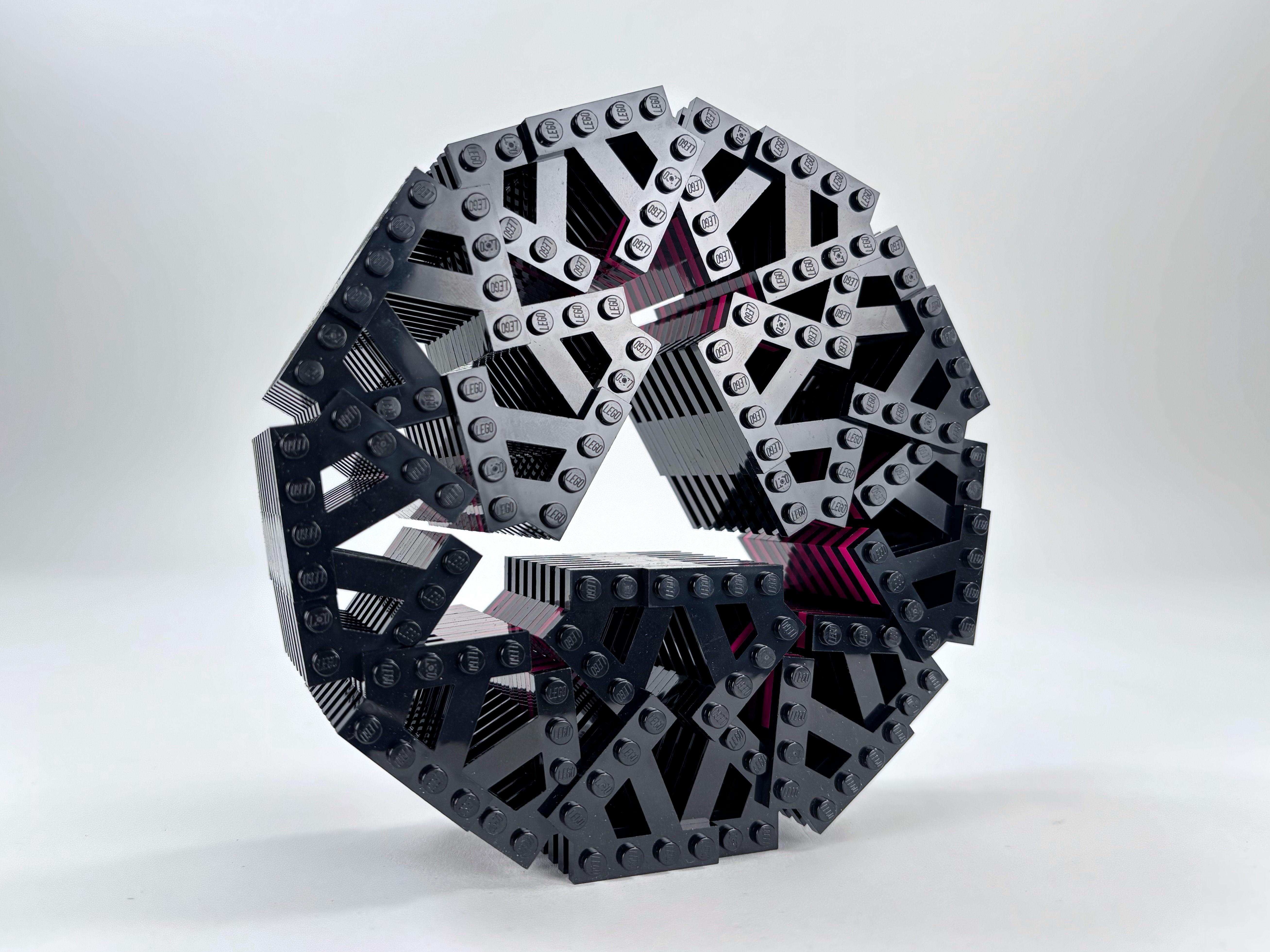 Lattice Ennead-4-6 (Black/Magenta)