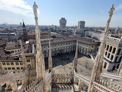 Milão: vistas a partir do terraço do Duomo e o belo Museu da Catedral.
