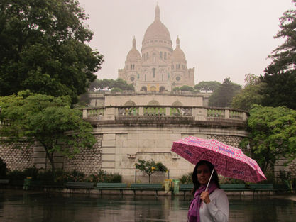 Basilique du Sacré-Cœur e o cabaret Moulin Rouge no Montmartre, Paris
