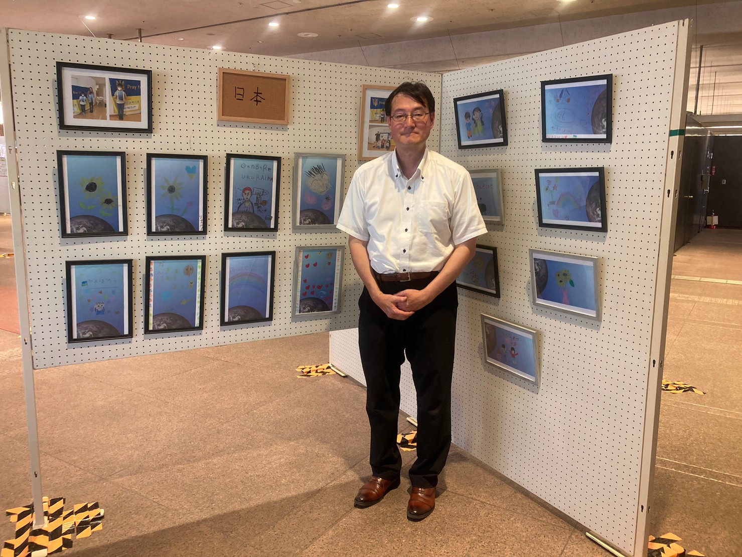 絵の展示を行いました！@前橋市役所の活動写真 - d4d5b2 2c081a37fc1e425ba253c64d1342d64a~mv2