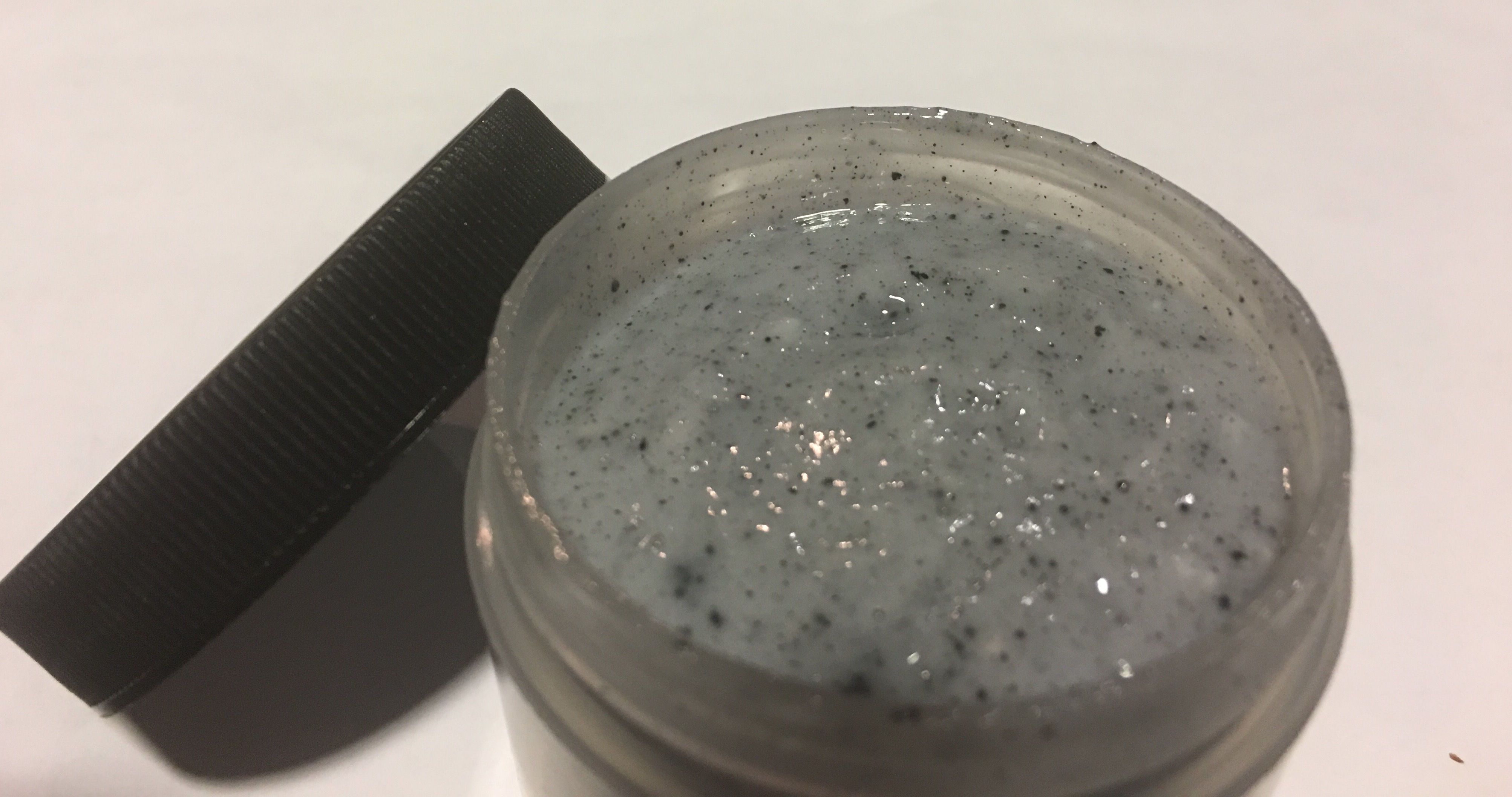 Charcoal & Peppermint Pore Detox