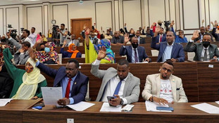 Somalia’s parliament votes to cancel presidential term extension