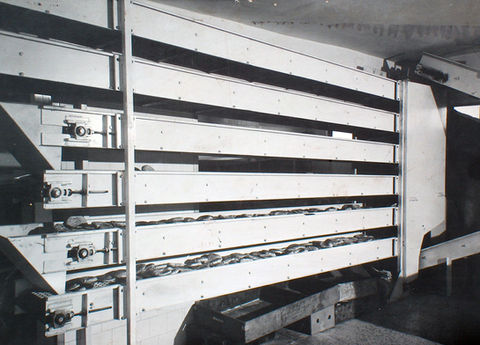 Multi-level conveyor belt system for food processing
