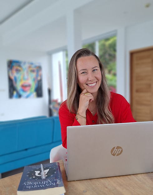 heidi-astrologer-working