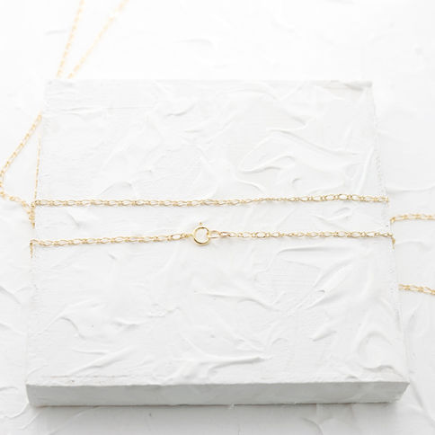 Minimal style figaro chain  gold necklace for everyday wear, Perfect for layering, elegant look