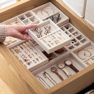 Dainty gemstone jewelry organizer for drawers