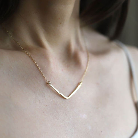 Close-up V necklace with delicate silver chain, simplicity made elegance for woman gift, Shokoro Handmade, Torotno.