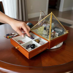 Crystal display and jewelry case for charging energy