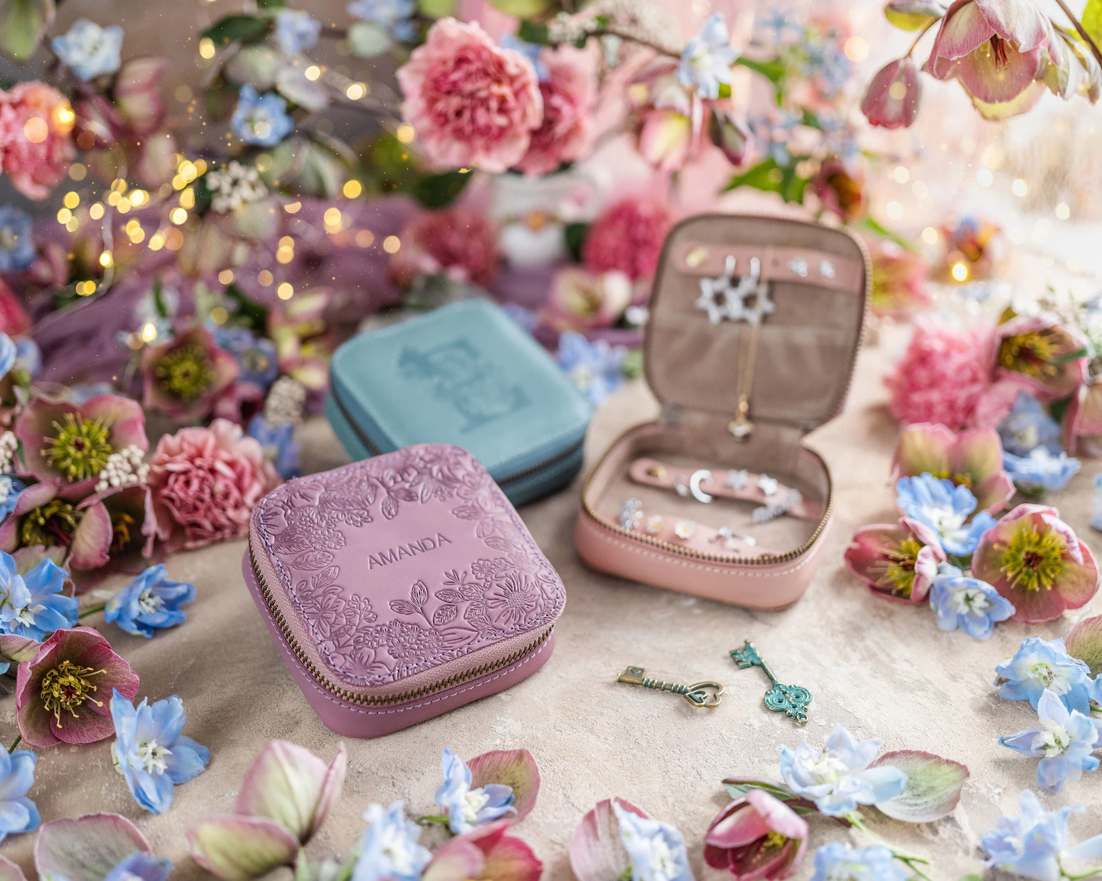 Real leather jewelry box, bridesmaid gifts, travel jewelry organizer, personalized leather jewelry box, flower jewelry dish alt, for women