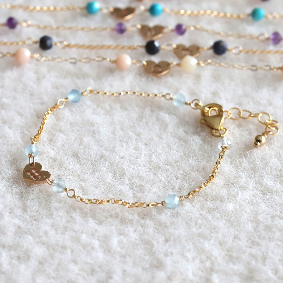 Close-up of Aquarius station anklet with secure clasp. High-quality Aquamarine birthstone jewelry handcrafted in Canada