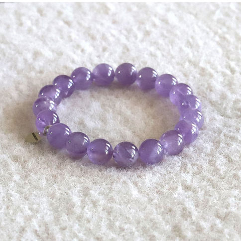 10mm Lavender Amethyst bracelet with sterling silver tag. High-quality natural purple crystal jewelry Toronto.
