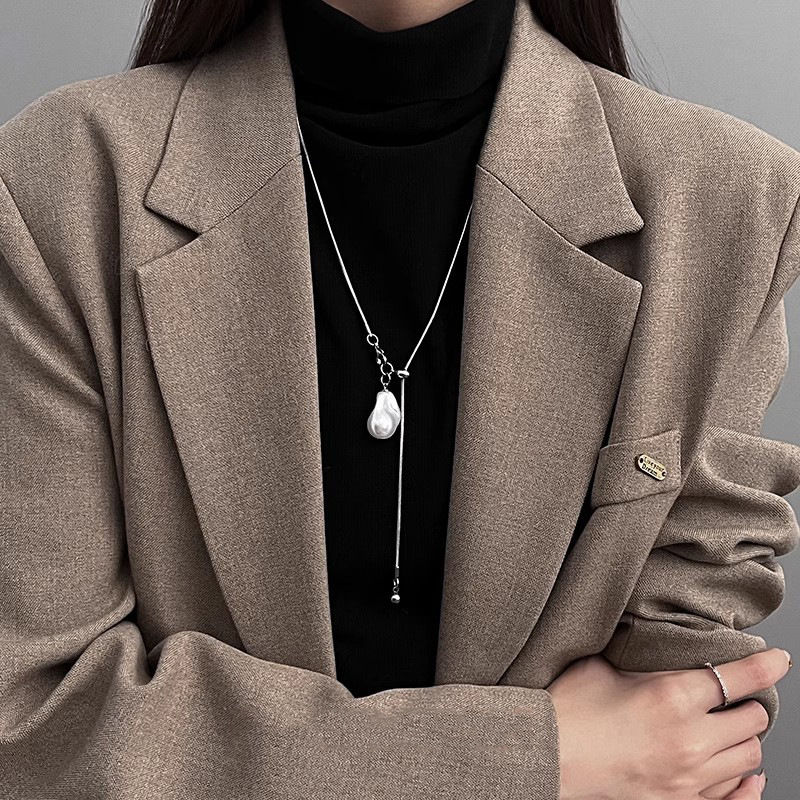 Thumbnail: Luna Pearl Drop Necklace