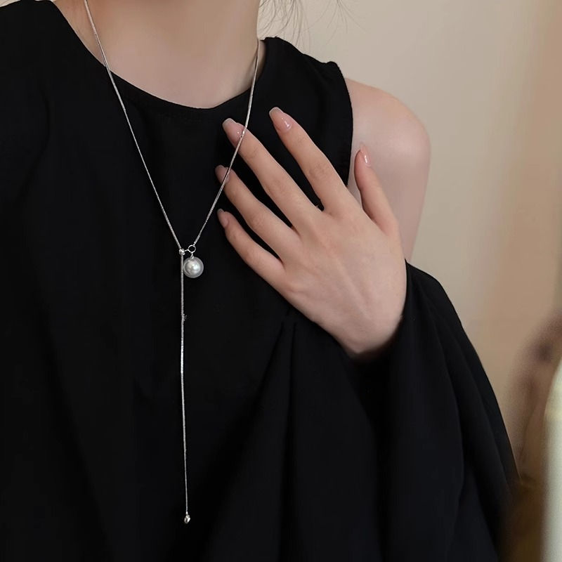 Luna Pearl Drop Necklace