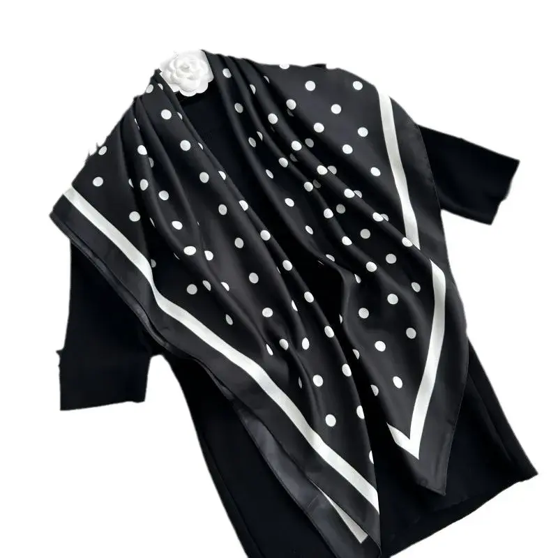 Thumbnail: Signature Style Scarf