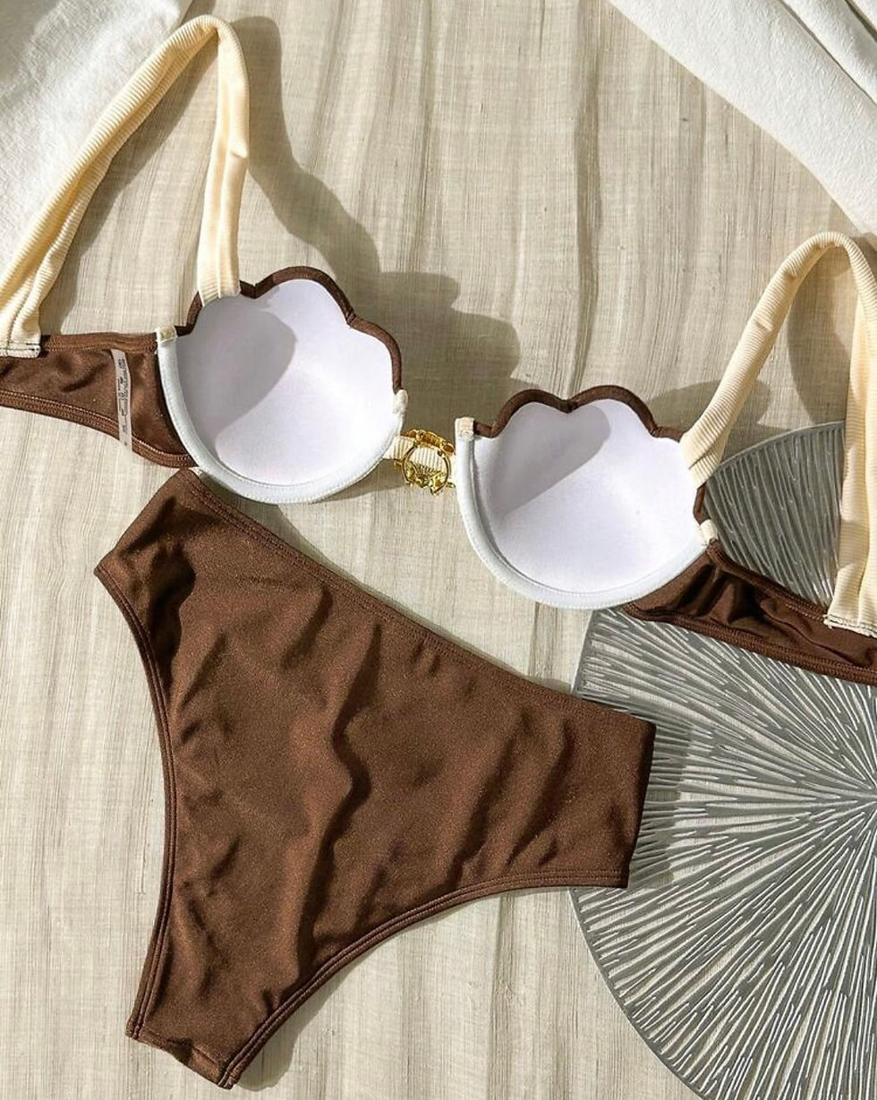 Miniatura: Bikini 035