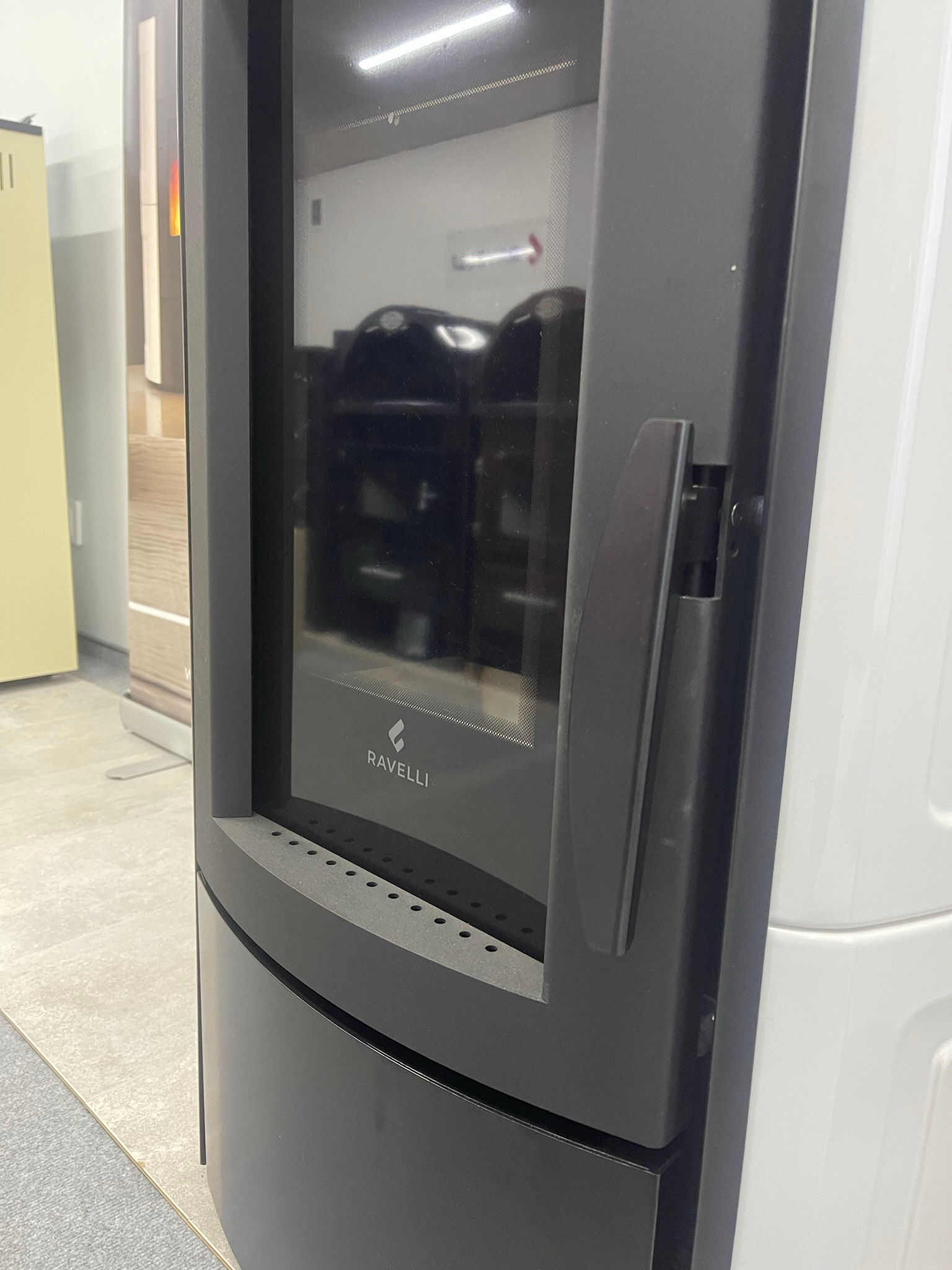 GRANULINĖS KROSNELĖS RAVELLI HRV 160 Touch