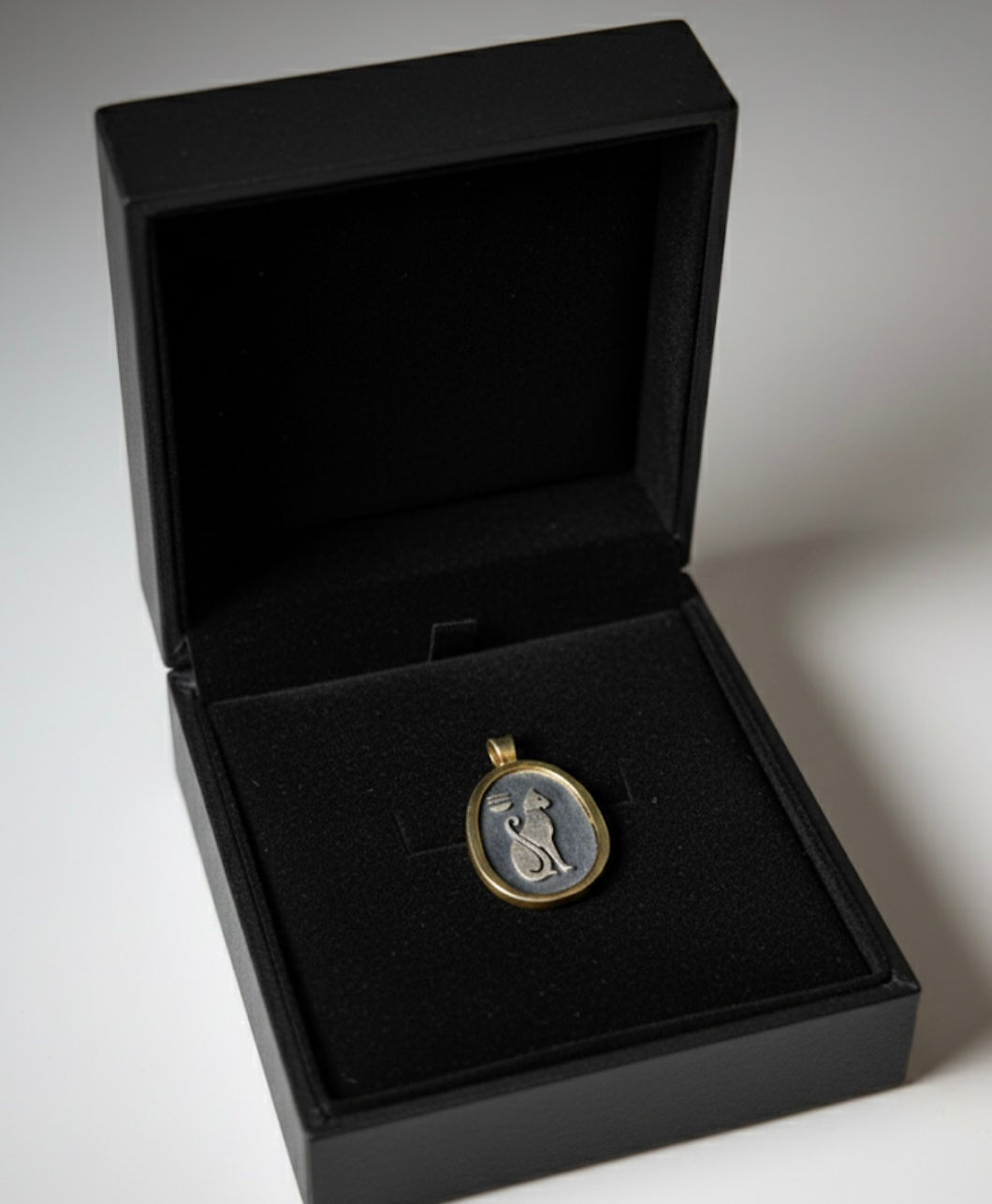 Mısır Kedisi Gümüş Kolye Ucu