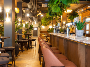 🍽️ Be first to taste the new menu at The Gresham Bar & Restaurant