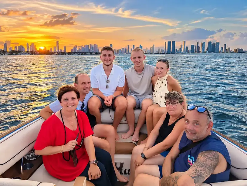 croisiere-coucher-du-soleil-visite-de-miami.webp