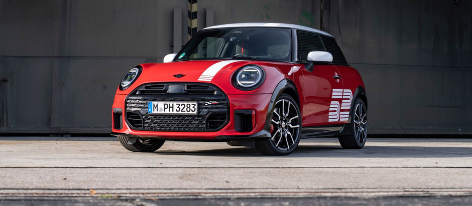 MINI 1965 Victory Edition: Wenn eine Legende die Gegenwart stürmt