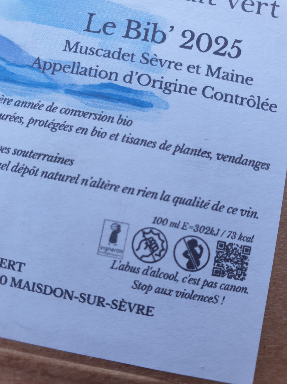 " L'abus d'alcool, c'est pas canon. Stop aux violenceS !" Partager un verre, c'est sympa... mais trop boire, c'est pas chouette. Alcool et violences sont trop souvent intimement lié·es, ne l'oublions pas.